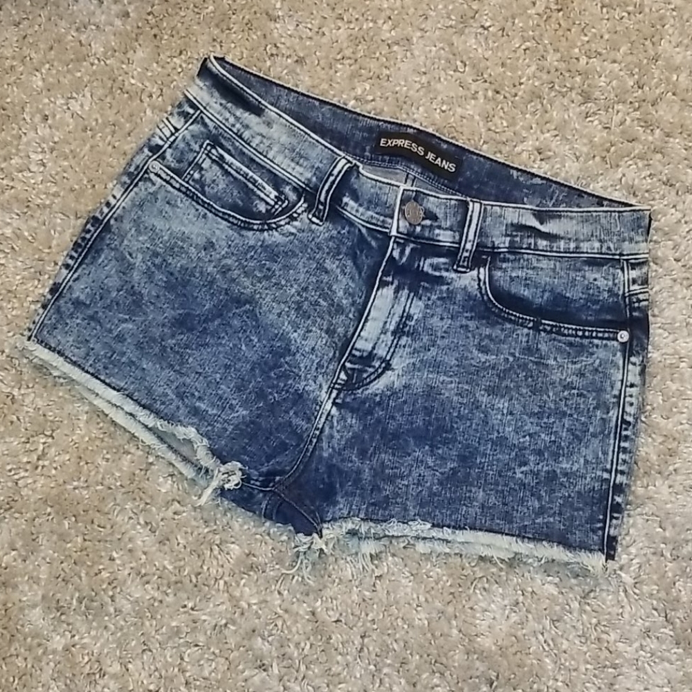 EXPRESS - Mid Rise Acid Wash Shorts - NWOT - 12